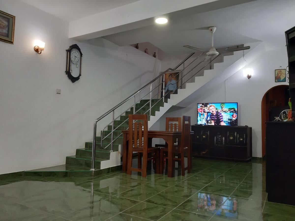 Hellen Homestay เนกอมโบ ภายนอก รูปภาพ